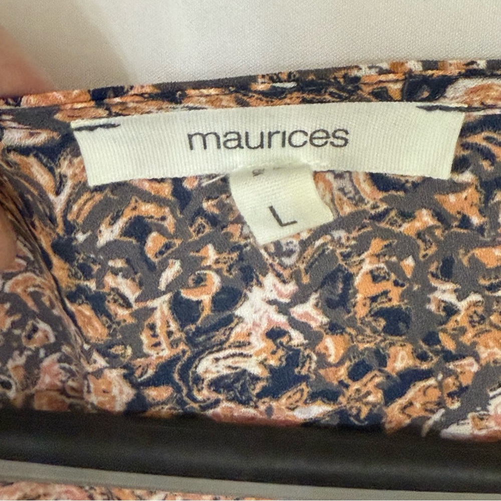 Maurices Blouse Floral with Pattern Button Up- Cap Sleeves, V-neck, Size Large - Picture 6 of 11